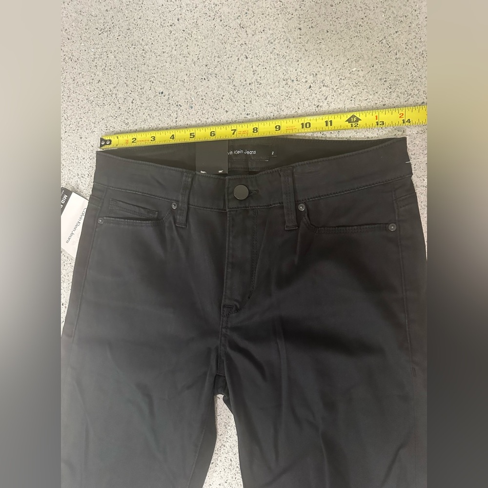 Calvin Klein Jeans Black Denim Mid Rise Skinny 2 NWT - Picture 4 of 9